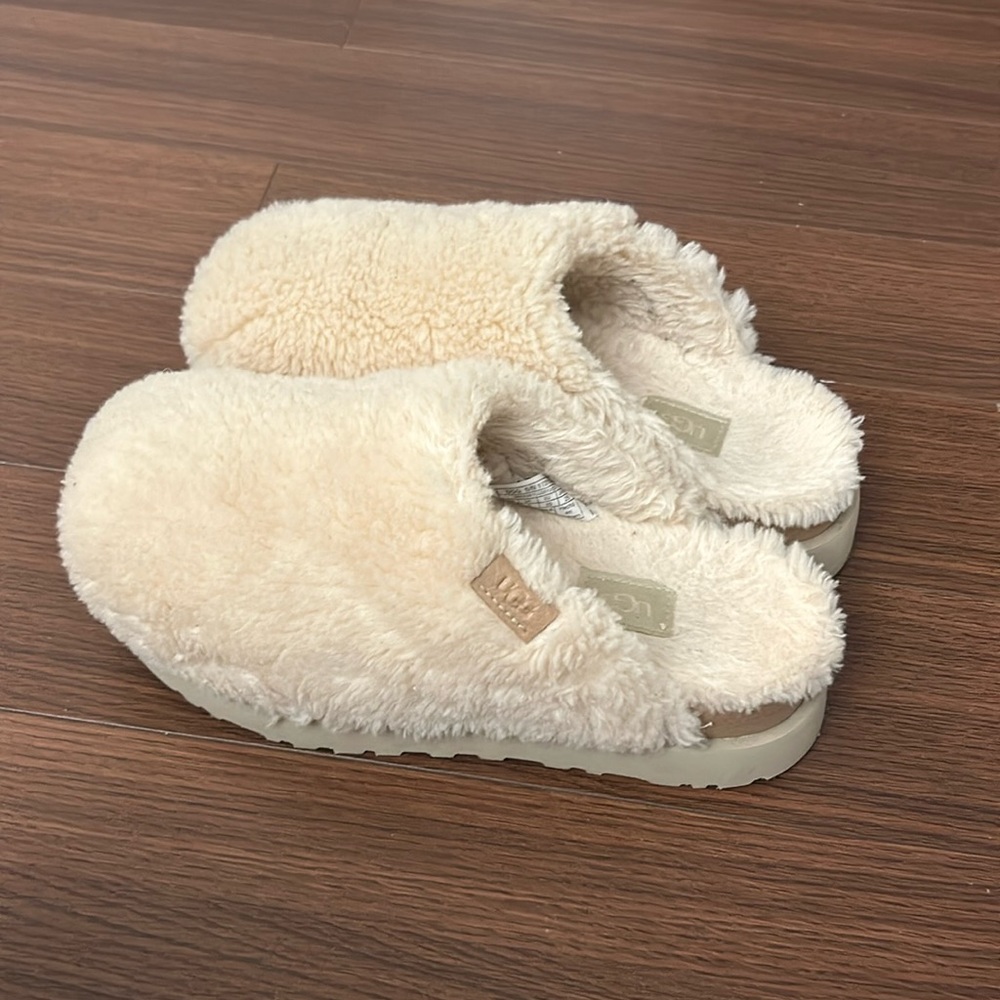 Ugg fuzz sugar slippers
